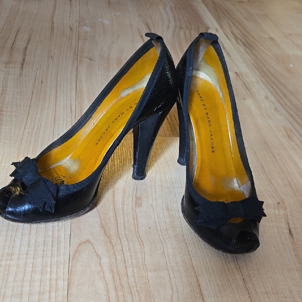 Marc Jacobs Black Peep Toe Heels